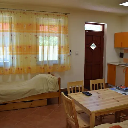 Hajnalsugar Apartman