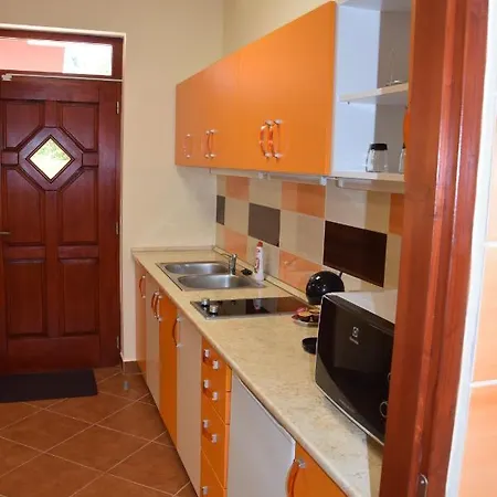 Lägenhet Hajnalsugar Apartman *