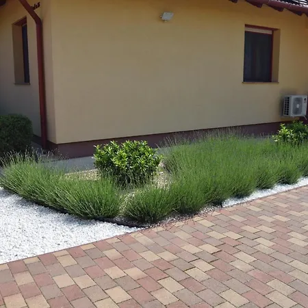 Hajnalsugar Apartman Lägenhet Hajdúszoboszló